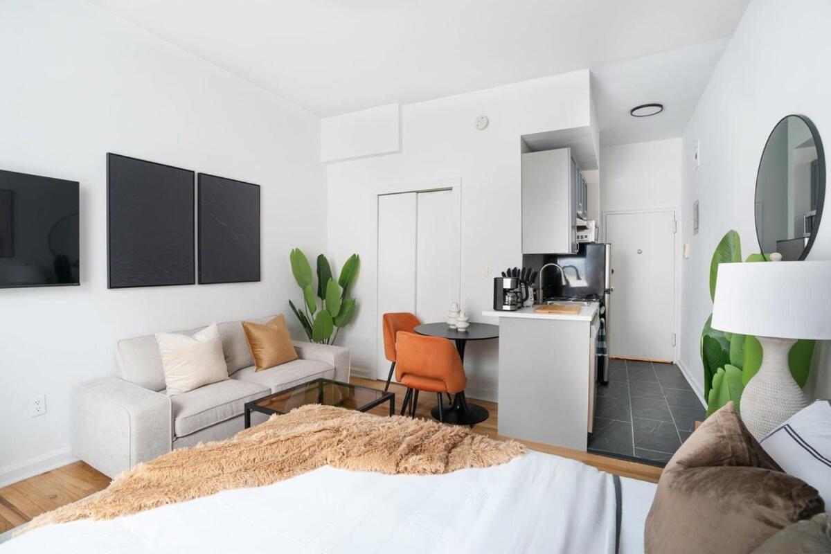74-3c New In Prime Uws - Gym In Building Apartment *