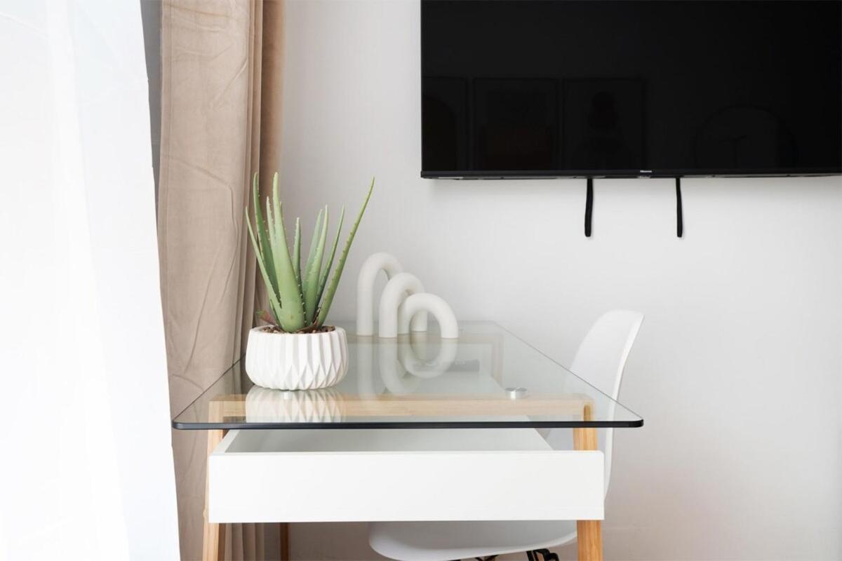 Apartment 74-3c New In Prime Uws - Gym In Building New York